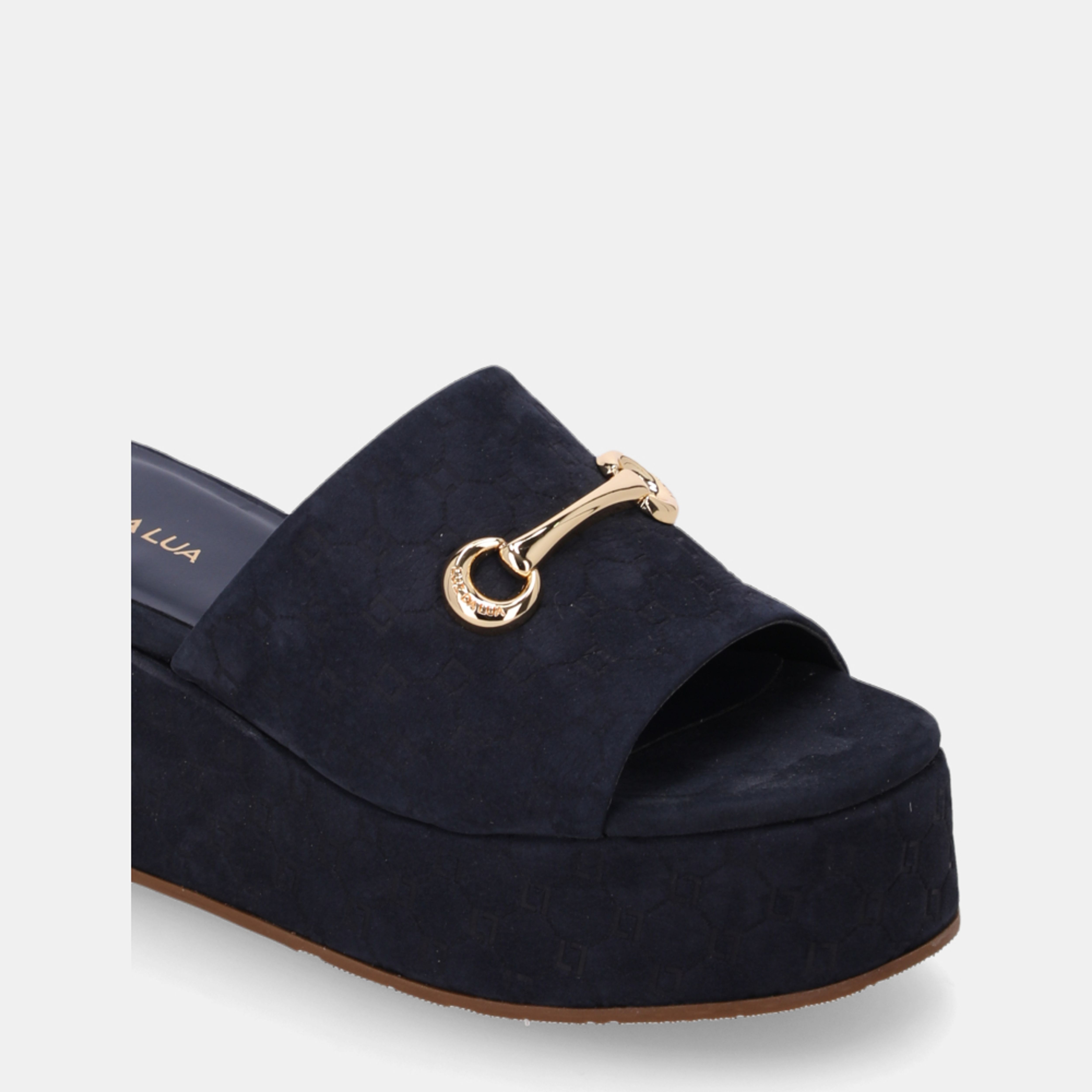 Anabela-Bison-Netuno---60890002---5